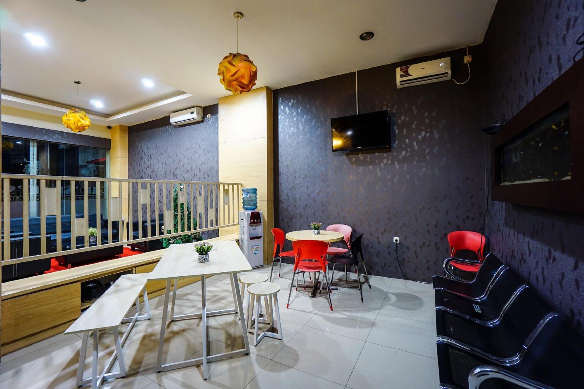Hotel O Makassar Near Gereja Advent Tikala Baru Formerly Rid'S Hotel Манадо Екстериор снимка